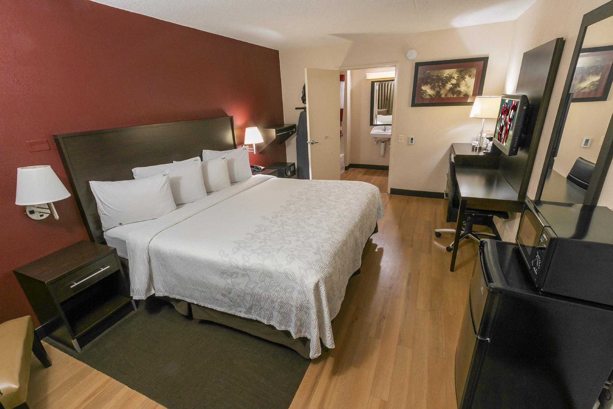 Red Roof Inn Plus+ St. Louis - Forest Park / Hampton Ave. Exteriör bild