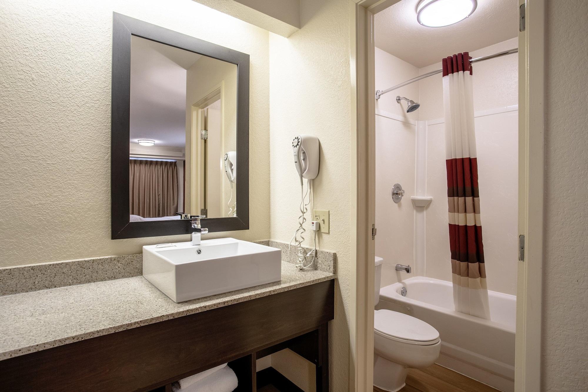 Red Roof Inn Plus+ St. Louis - Forest Park / Hampton Ave. Exteriör bild