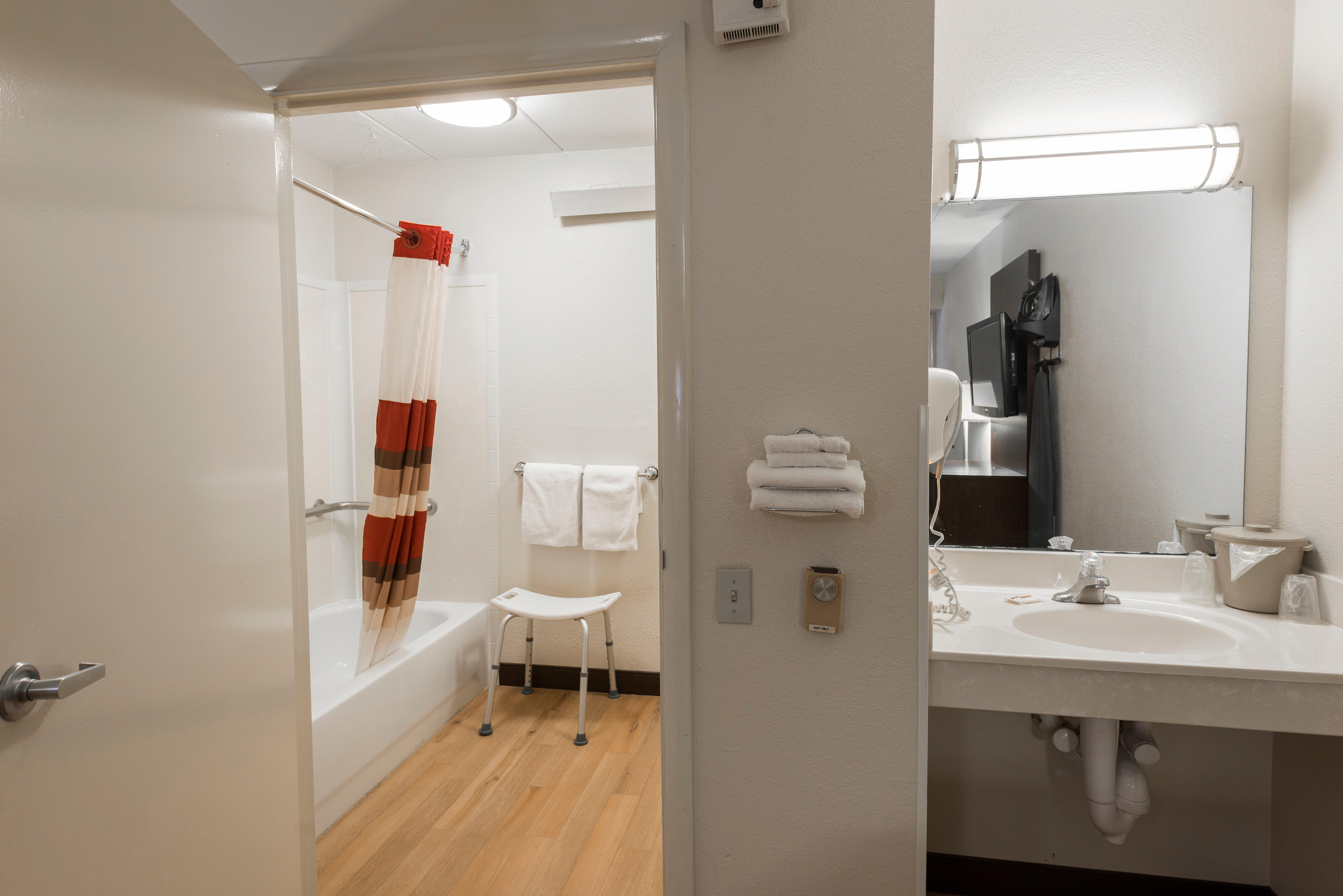Red Roof Inn Plus+ St. Louis - Forest Park / Hampton Ave. Exteriör bild