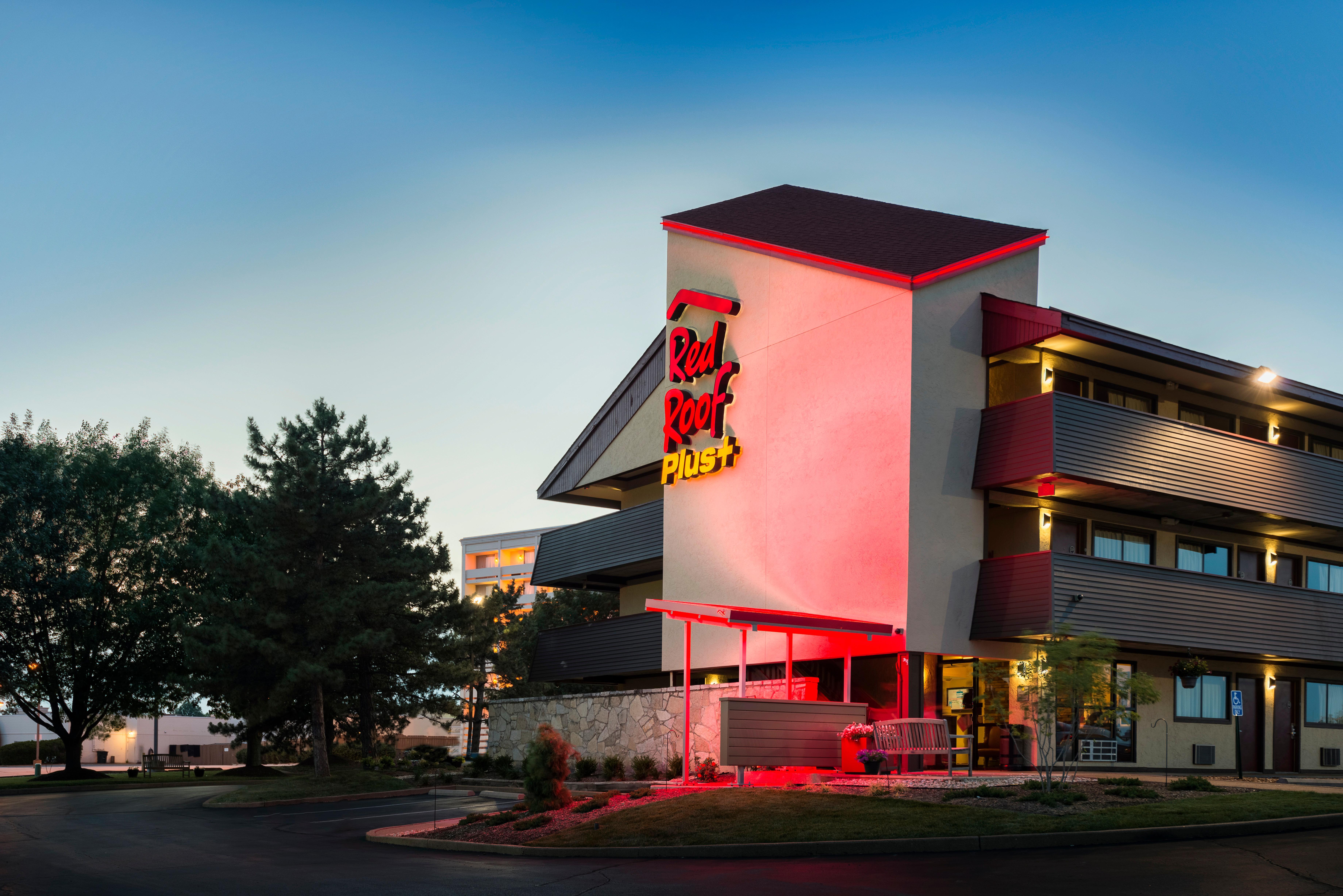 Red Roof Inn Plus+ St. Louis - Forest Park / Hampton Ave. Exteriör bild