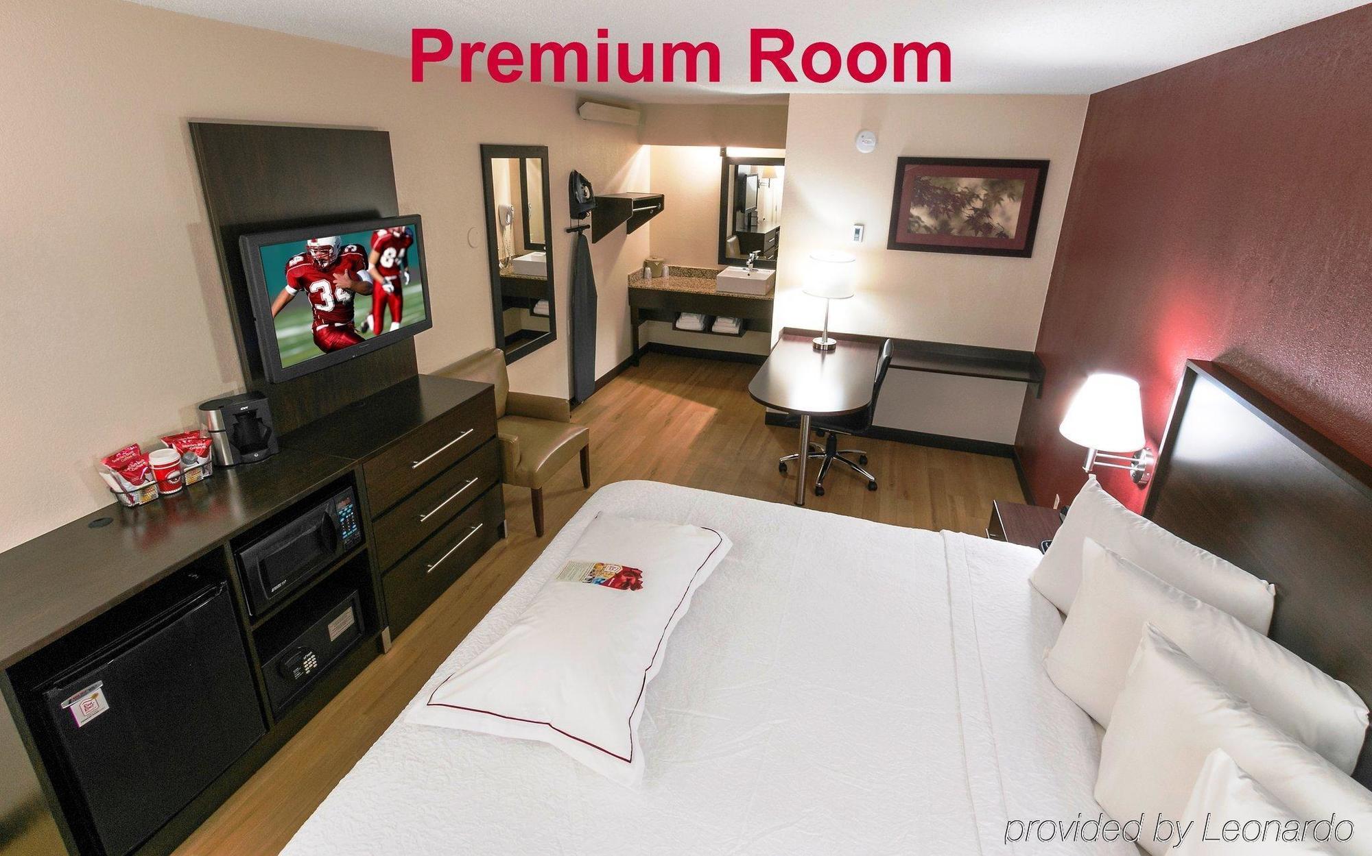 Red Roof Inn Plus+ St. Louis - Forest Park / Hampton Ave. Exteriör bild