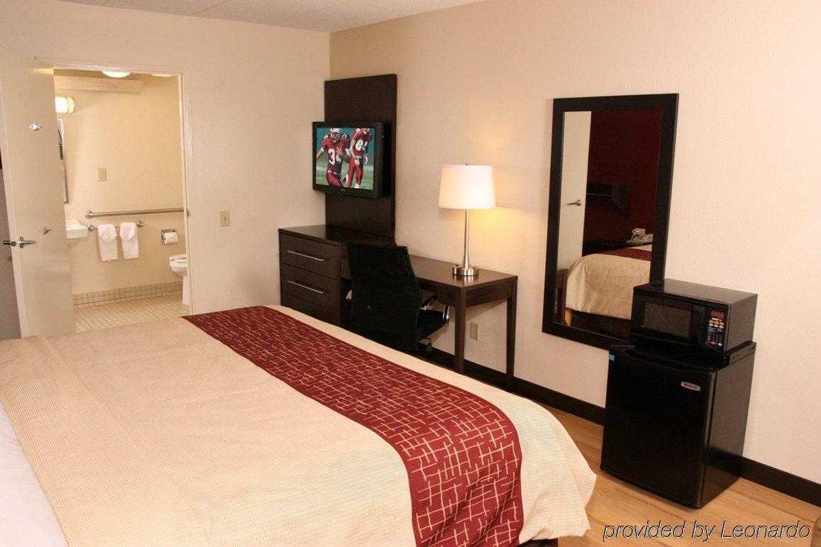 Red Roof Inn Plus+ St. Louis - Forest Park / Hampton Ave. Rum bild