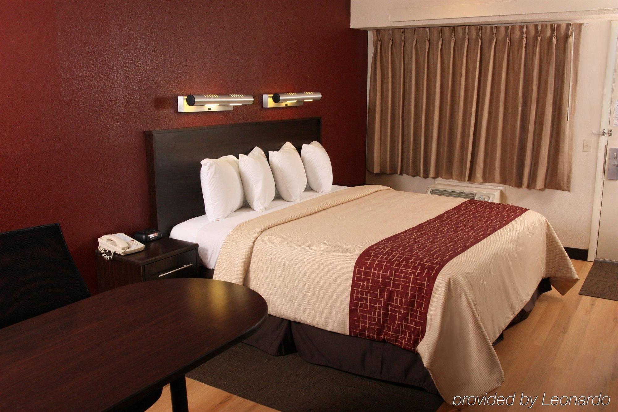 Red Roof Inn Plus+ St. Louis - Forest Park / Hampton Ave. Rum bild