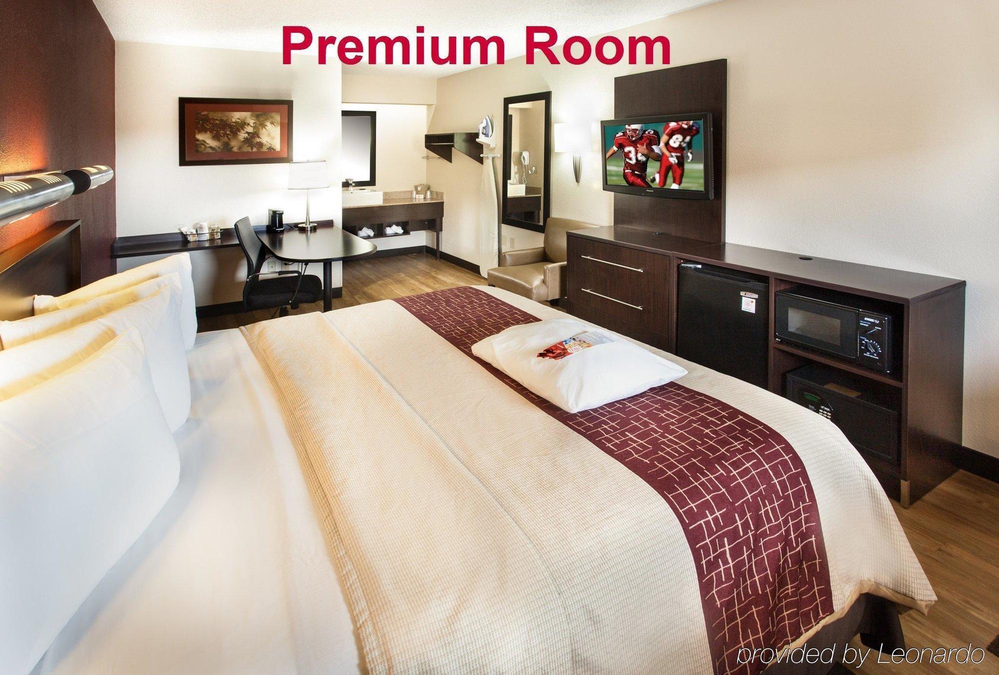 Red Roof Inn Plus+ St. Louis - Forest Park / Hampton Ave. Exteriör bild