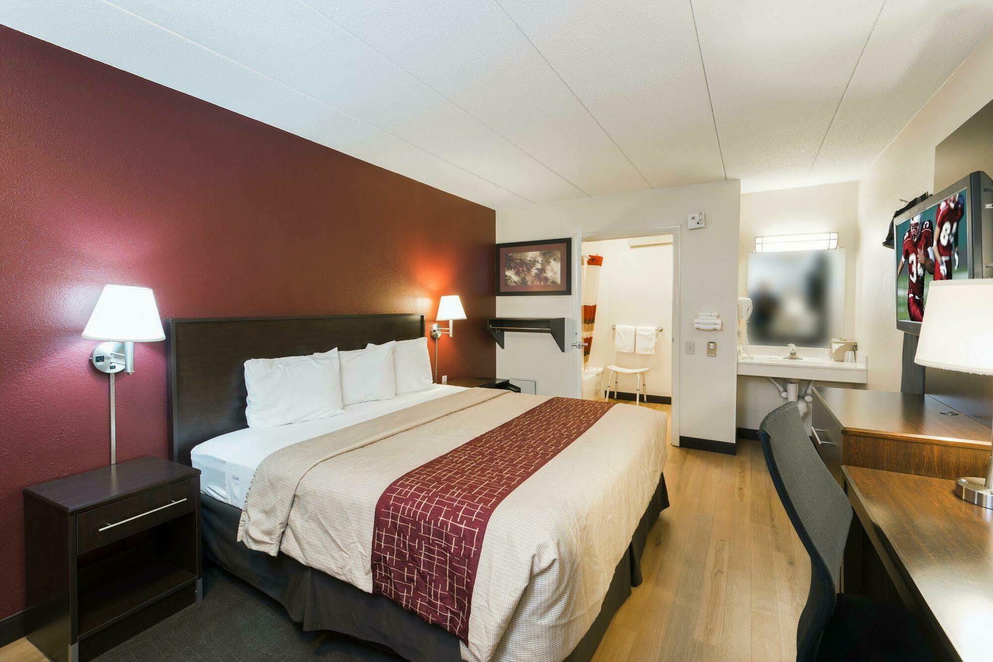 Red Roof Inn Plus+ St. Louis - Forest Park / Hampton Ave. Exteriör bild